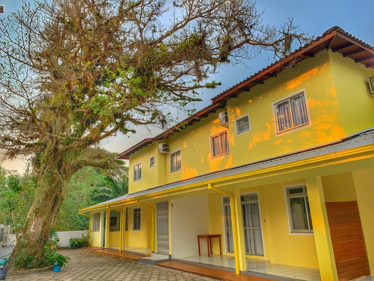 Pousada Figueira Гуарда-ду-Эмбау Экстерьер фото